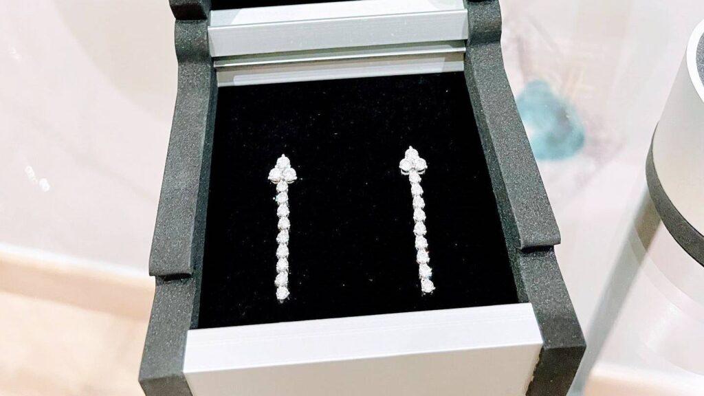 pendientes de oro blanco con diamantes para novia