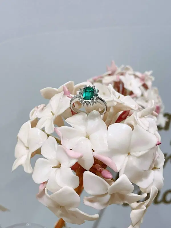 Anillo Esmeralda diamantes Vintage