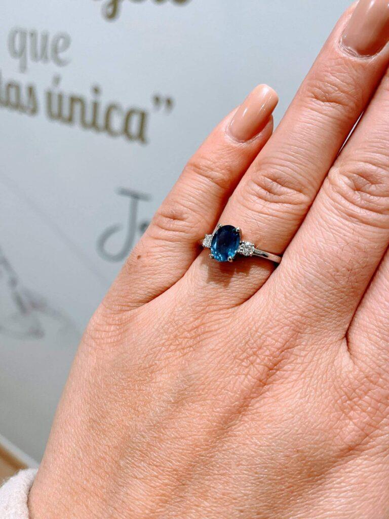 Anillo zafiro vintage