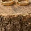 Alianzas de boda en oro amarillo y grabado especial