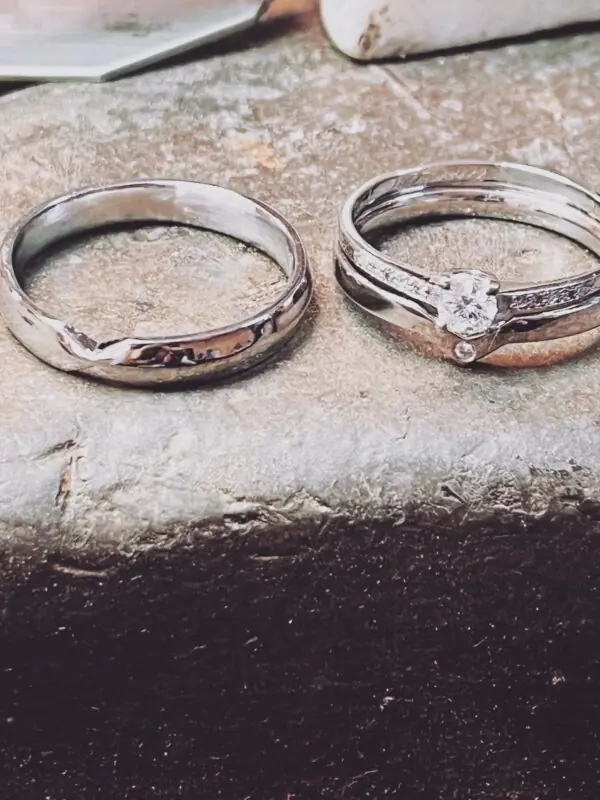 Alianzas de oro blanco Los tres amores