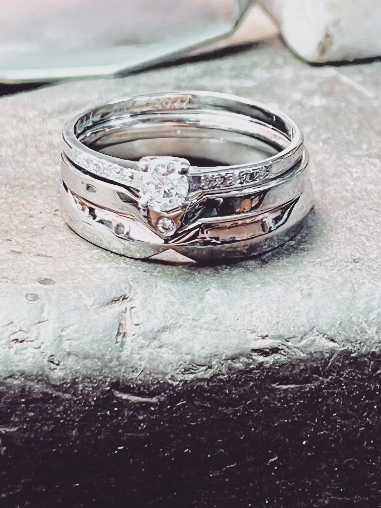 Alianzas de oro blanco Los tres amores