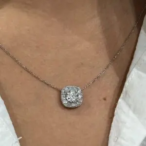 Colgante de oro blanco y diamantes
