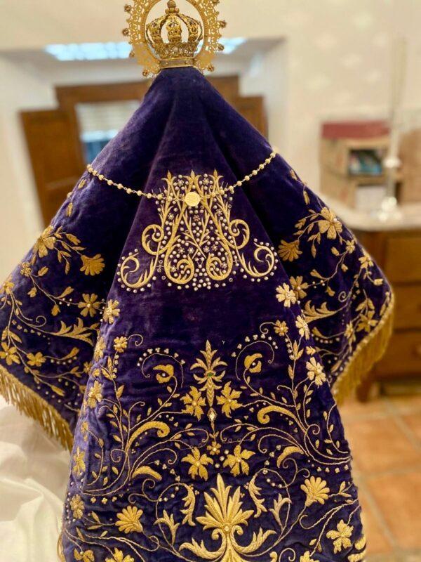Un rosario de Oro y devoción