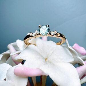 Anillo Aguamarina y brillantes
