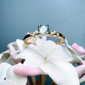 Anillo Aguamarina y brillantes