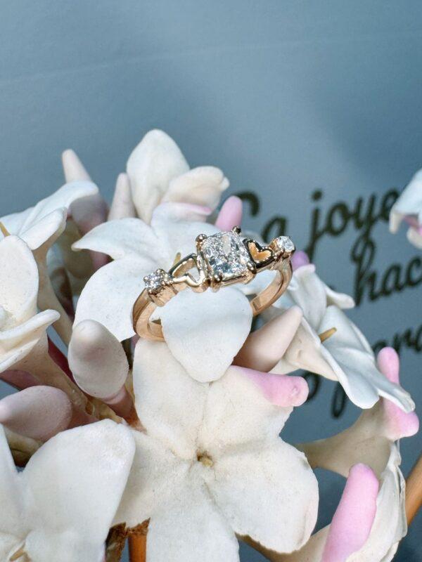 Anillo diamante y corazón